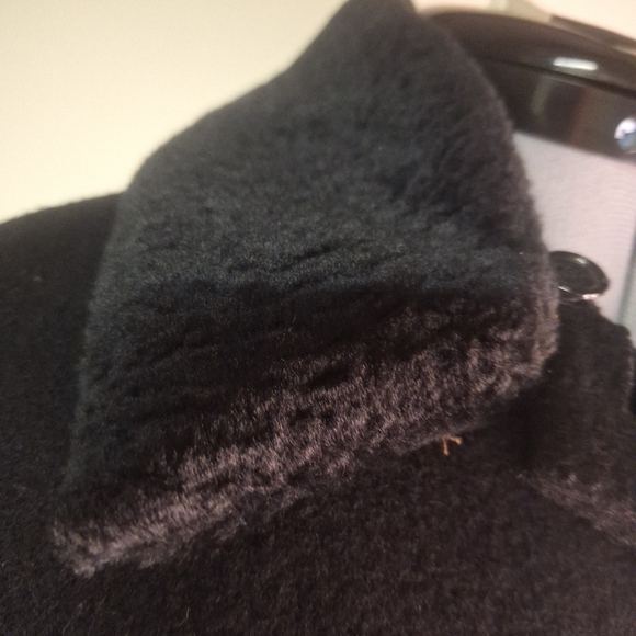 Alanni by Donny Brook (Made in Russia) Black 100% Wool Coat Size 6 - Picture 4 of 8